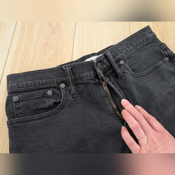 Madewell Women's High Rise Black Denim Shorts - Picture 10 of 11